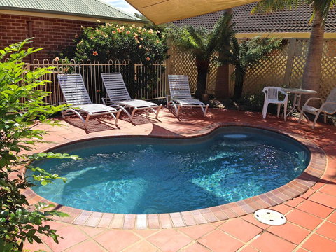 Dolphin Shores - Dalby Accommodation 0