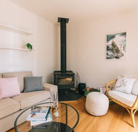 DOVESTONES BY THE SEA - INVERLOCH - Dalby Accommodation
