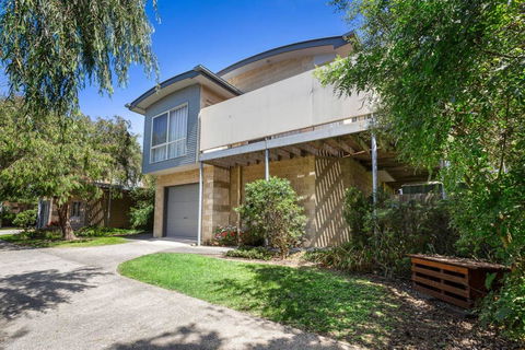 DRIFTWOOD VILLA - Free Wifi, Walk To Beach - Dalby Accommodation 0