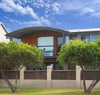 Dunsborough Deluxe Retreat - Dalby Accommodation