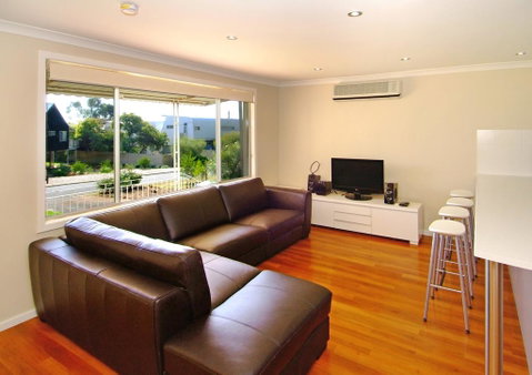 Eagle Bay Beach House - Dalby Accommodation 1