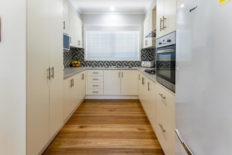 EAGLE VIEW UNIT 5 STAR - Dalby Accommodation 3