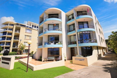 Eastbourne U4, 80 Esplanade, Golden Beach - Dalby Accommodation 0