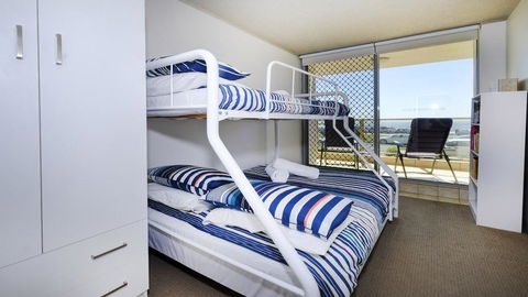 Ebbtide 3 - On Main Beach! - Dalby Accommodation 1