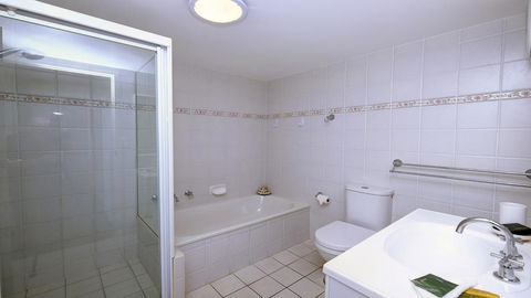 Ebbtide 3 - On Main Beach! - Dalby Accommodation 3