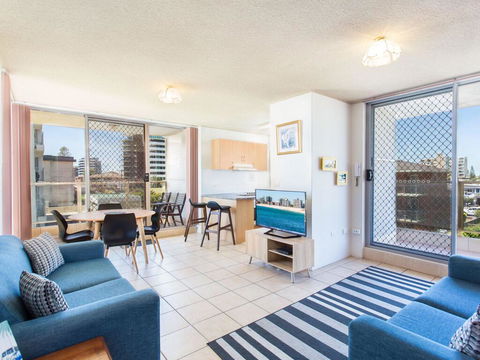 Ebbtide 6 - Opposite Main Beach - Dalby Accommodation 0