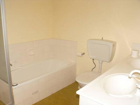 Ebbtide, Unit 23, 2-6 North St, Forster - Dalby Accommodation 1