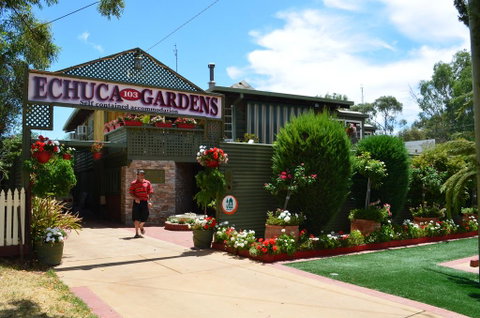 Echuca Gardens - Dalby Accommodation 2