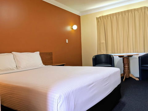 Econo Lodge Waterford - Dalby Accommodation 3