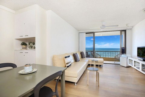 Edgecliffe Unit 7, 4 Bulcock Beach Esplanade Kings Beach - Dalby Accommodation 1