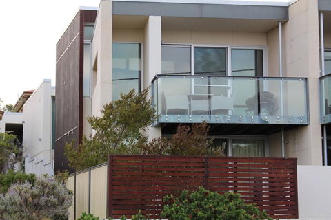 Eighty Eight - Dalby Accommodation 0