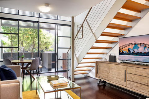 Elegant Loft Perfect For Inner City Explorers - Dalby Accommodation 0