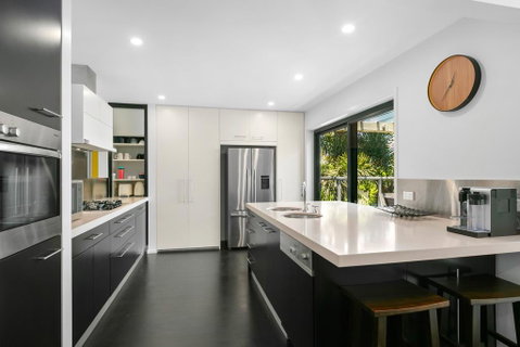 Elevated Beachside Sanctuary - Dalby Accommodation 3