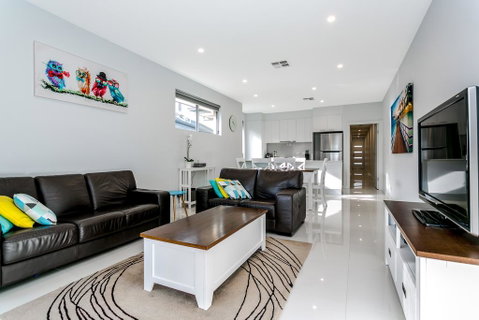Ella House Adelaide - Dalby Accommodation 0