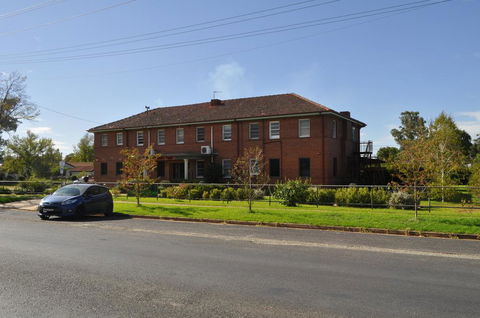 Elm And Wren Guesthouse - Dalby Accommodation 1