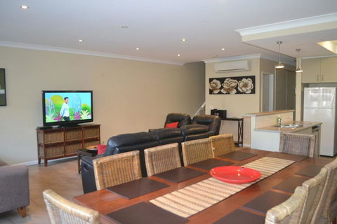 ELSINOR Townhouse 4 Mulwala - Dalby Accommodation 3