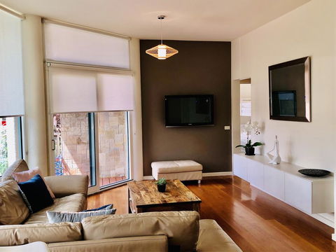 Exclusive Anglesea River Beach Apartment - Dalby Accommodation 0