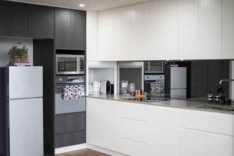 Executive City-centre Apartment With Parking - Dalby Accommodation 1