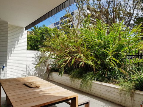 Executive Living In This Chic Garden Apartment - Dalby Accommodation 0