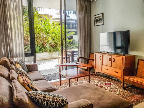 Executive Living In This Chic Garden Apartment - Dalby Accommodation 2