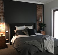 Executive Villa private 2 bedroom in ideal location - Dalby Accommodation