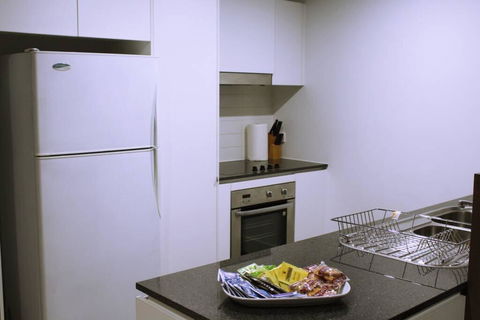 Executively Styled 2 Bed, 2 Bath, Perfect Location - Dalby Accommodation 0