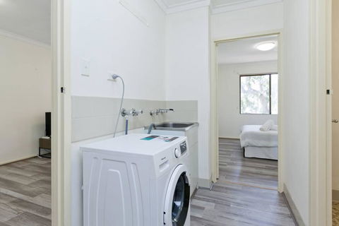 Fabulous Location Near Perth Zoo With Free Parking - Dalby Accommodation 2