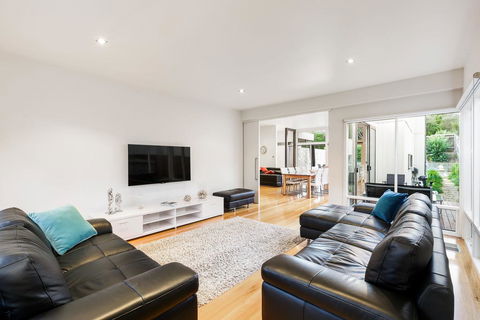 FAIRSEA RETREAT - RYE - Dalby Accommodation 1