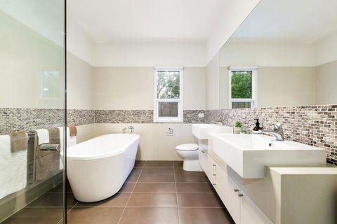 FAIRSEA RETREAT - RYE - Dalby Accommodation 2