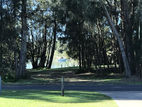 FAIRVIEW 25A - Waterfront Home - Dalby Accommodation 0