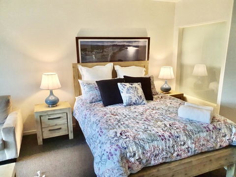 FAMILY ISLAND GETAWAY - BEACHFRONT APARTMENT - Dalby Accommodation 1