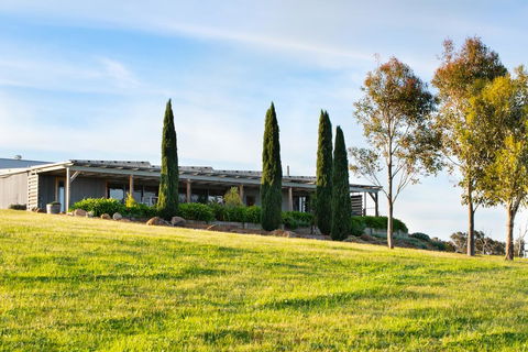Farmer Smith Estate - Sunrise Retreat - Dalby Accommodation 3