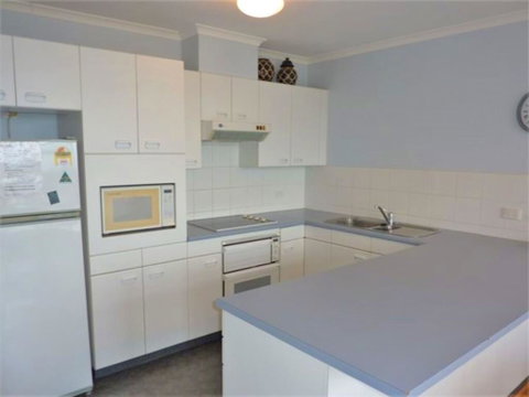 Fathoms 14 - Mollymook - Dalby Accommodation 2