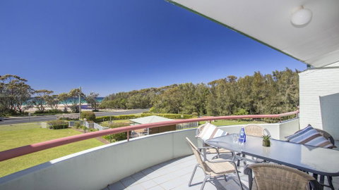 Fathoms 17 - Mollymook ALL LINEN PROVIDED - Dalby Accommodation 0
