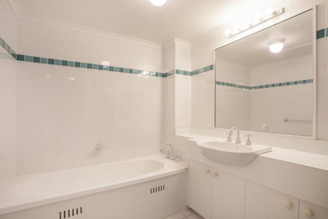 Fathoms 6 - Mollymook - Dalby Accommodation 2