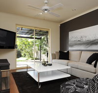 Feathers Serviced Townhouse - Dalby Accommodation
