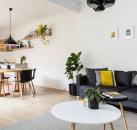 Felix - Gorgeously Designed Home - Dalby Accommodation