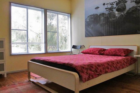 Finisterre Beach House - Dalby Accommodation 2