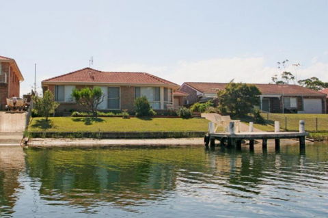 Fisherman's Delight Waterfront - Dalby Accommodation 2