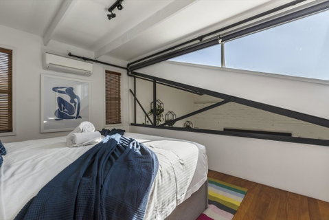 Fitzroy Converted Warehouse Penthouse - Dalby Accommodation 3