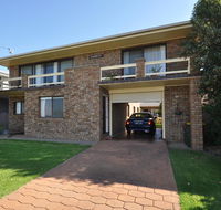 Flat 1/15 Dalmeny Drive - Dalby Accommodation