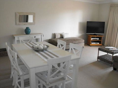 Fleur Court, Unit 9, 26-28 Head Street - Dalby Accommodation 3