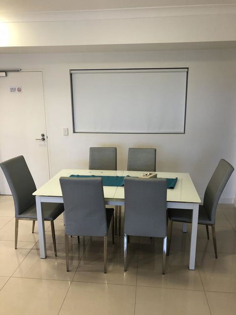 Four Bedroom Apartment - Dalby Accommodation 1