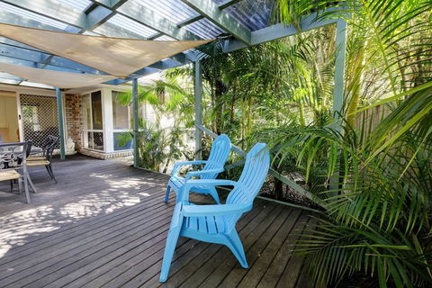 FRANGIPANI BEACH HOUSE - PET FRIENDLY 22 Belbourie Cres Boomerang Beach - Dalby Accommodation 3