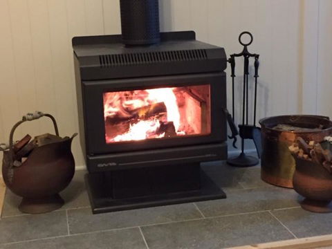 FROGGIES HOLIDAY HOUSE - Dalby Accommodation 2