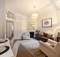 FUN TIMES in HUGE house 1 minute to SYDNEY HARBOUR - Dalby Accommodation