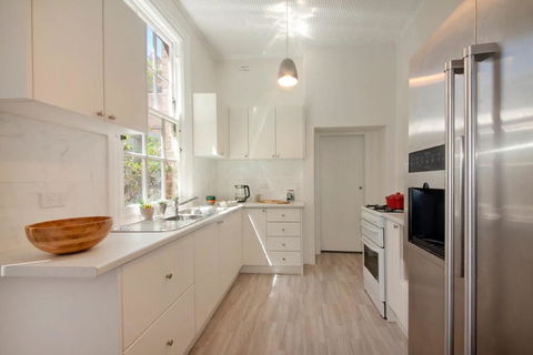 FUN TIMES In HUGE House 1 Minute To SYDNEY HARBOUR - Dalby Accommodation 2