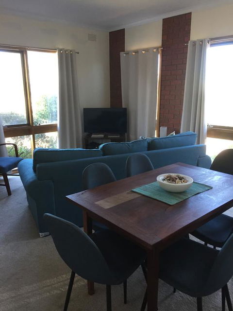 Garland Grove - Dalby Accommodation 3