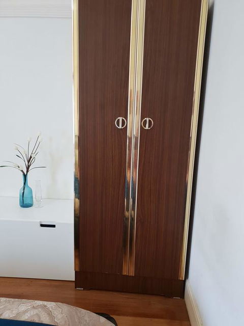 GIRLS ONLY. Large Bedroom With KING Bed, Close To Everything - Dalby Accommodation 1