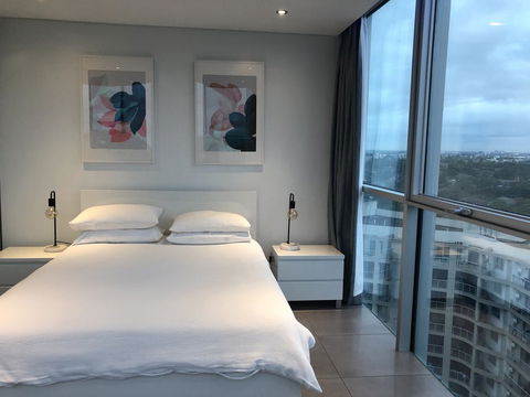 Glasshouse Apartment - At Parramatta - Dalby Accommodation 2